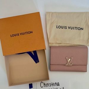 Louis Vuitton Capucines Wallet in Magnolia